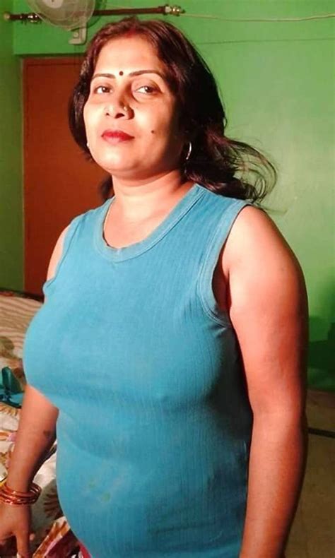 indian aunty huge boobs nude|Free Bhabhi Indian Big Boobs Porn Videos